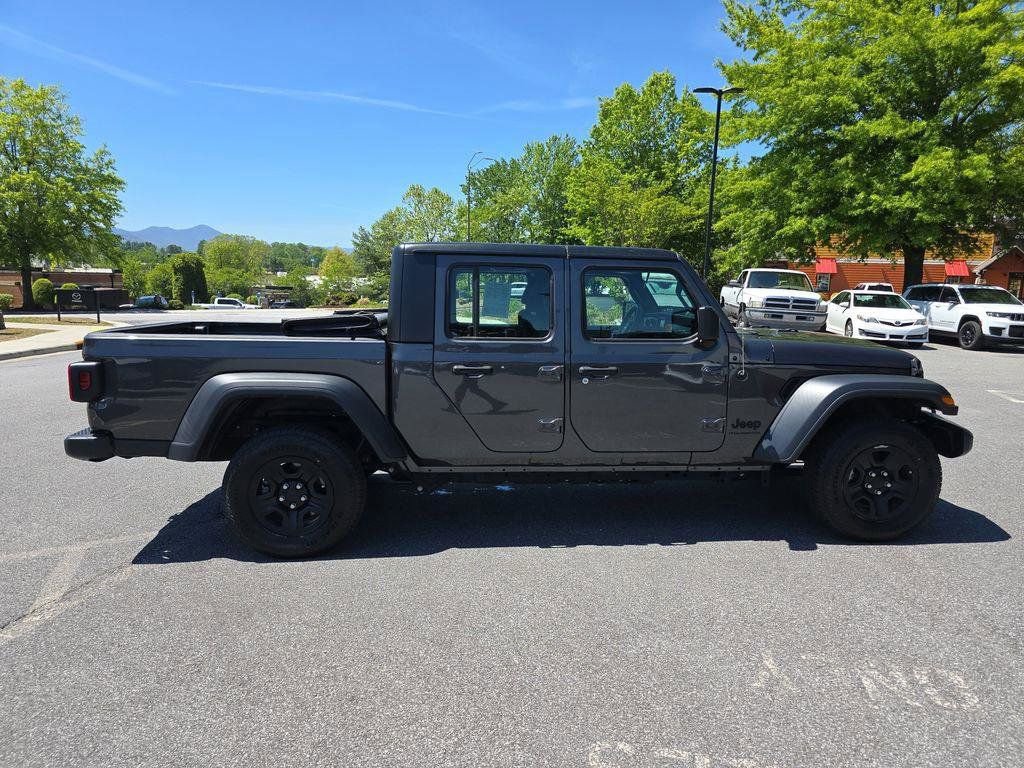 Used 2023 Jeep Gladiator Sport w/ Trailer Tow Package AWD/4WD image 2