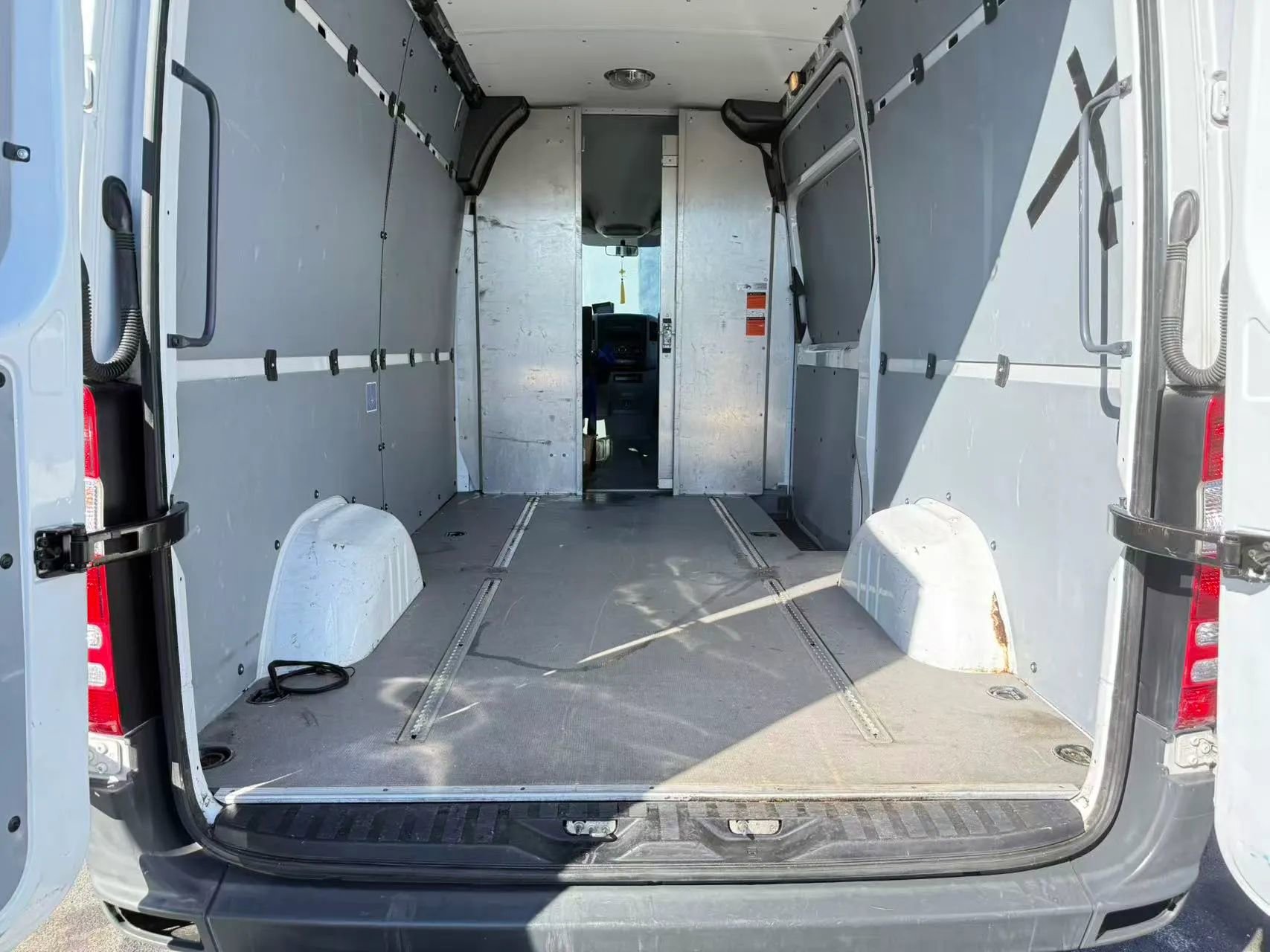 Used 2012 Mercedes-Benz Sprinter 2500 image 8