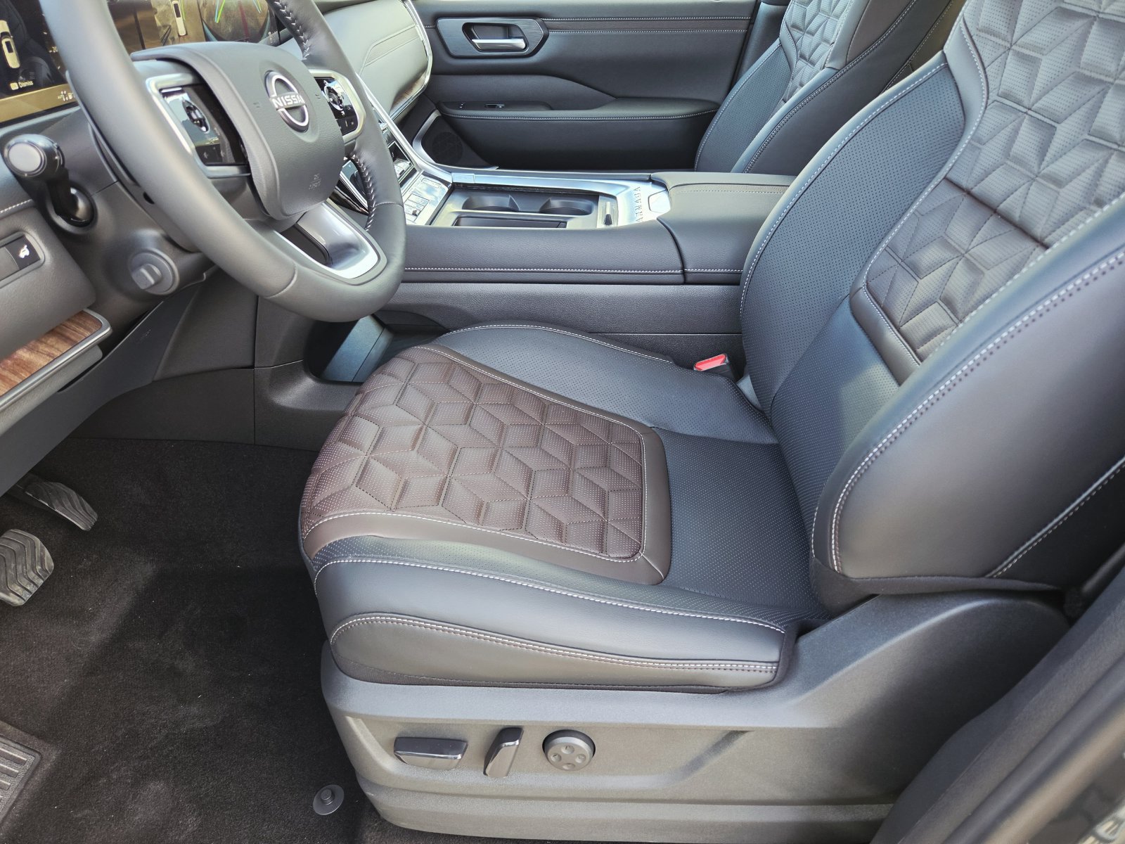 New 2027 Nissan Armada Platinum AWD/4WD image 8