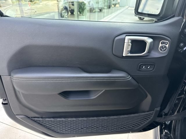 Used 2023 Jeep Gladiator Rubicon w/ Cold Weather Group AWD/4WD image 45