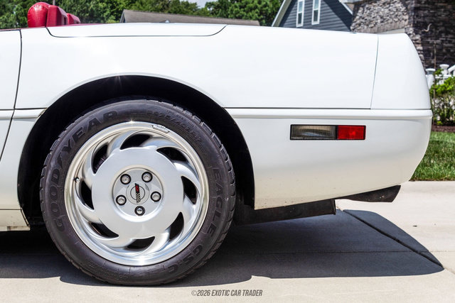 Used 1991 Chevrolet Corvette Convertible RWD image 5