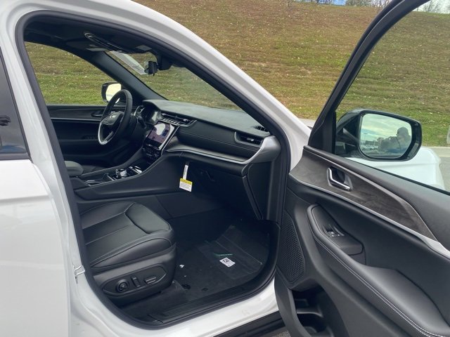 New 2025 Jeep Grand Cherokee Limited w/ Luxury Tech Group II image 29