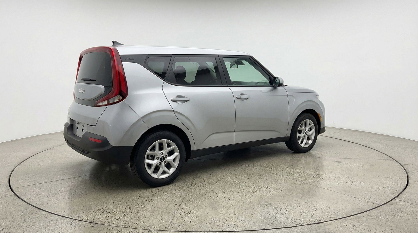 Used 2025 Kia Soul LX w/ LX Technology Package FWD image 9
