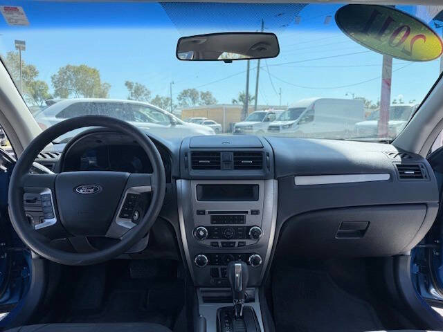Used 2011 Ford Fusion SE FWD image 15