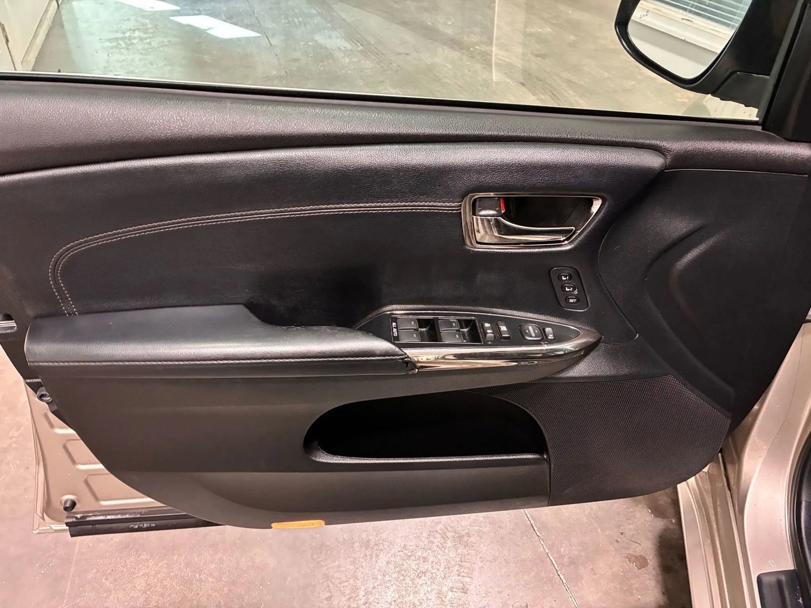 Used 2014 Toyota Avalon XLE Touring image 50