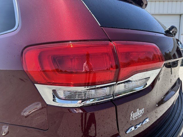 Used 2018 Jeep Grand Cherokee Laredo image 4