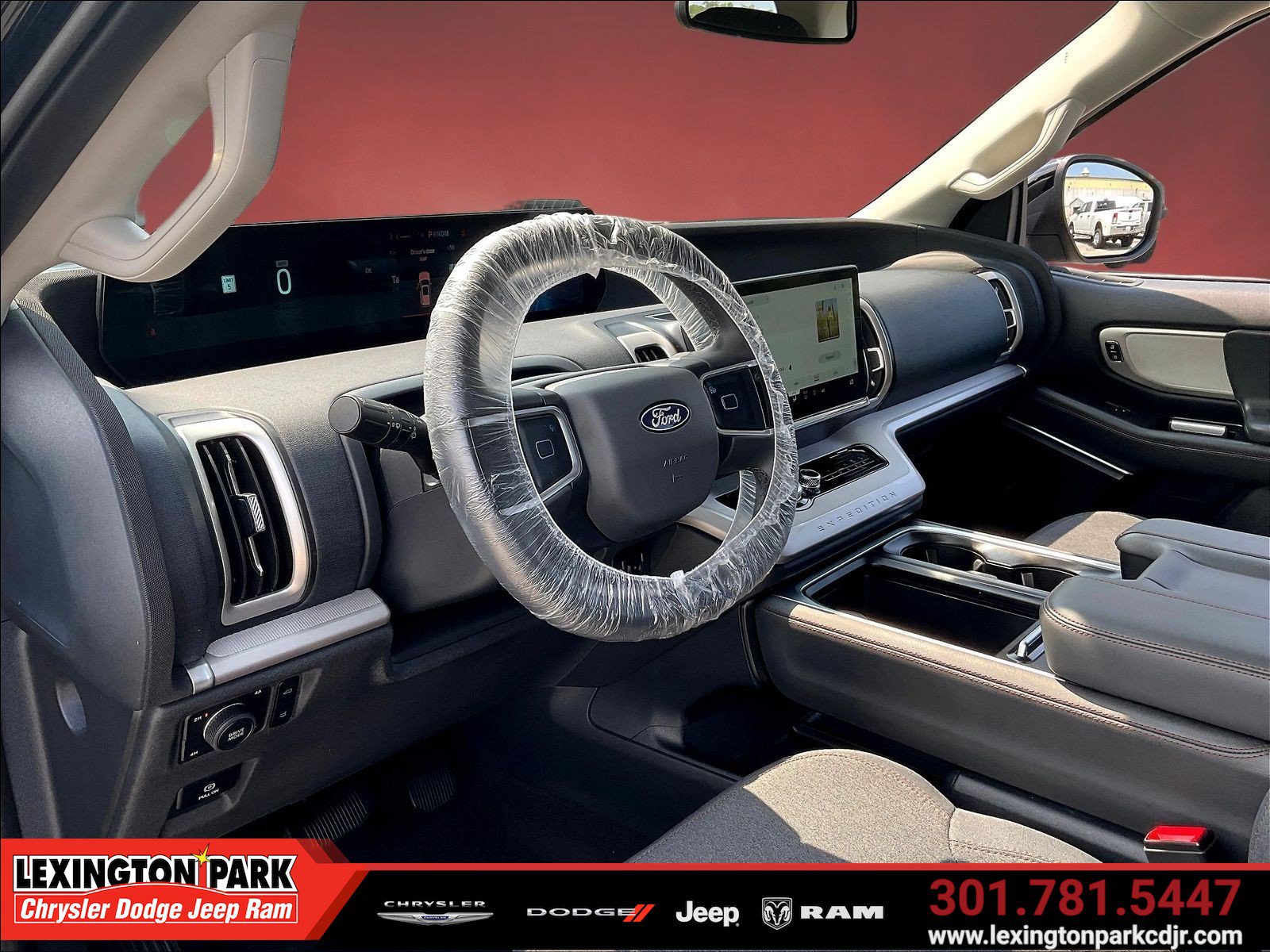 Used 2025 Ford Expedition Max Active AWD/4WD image 16
