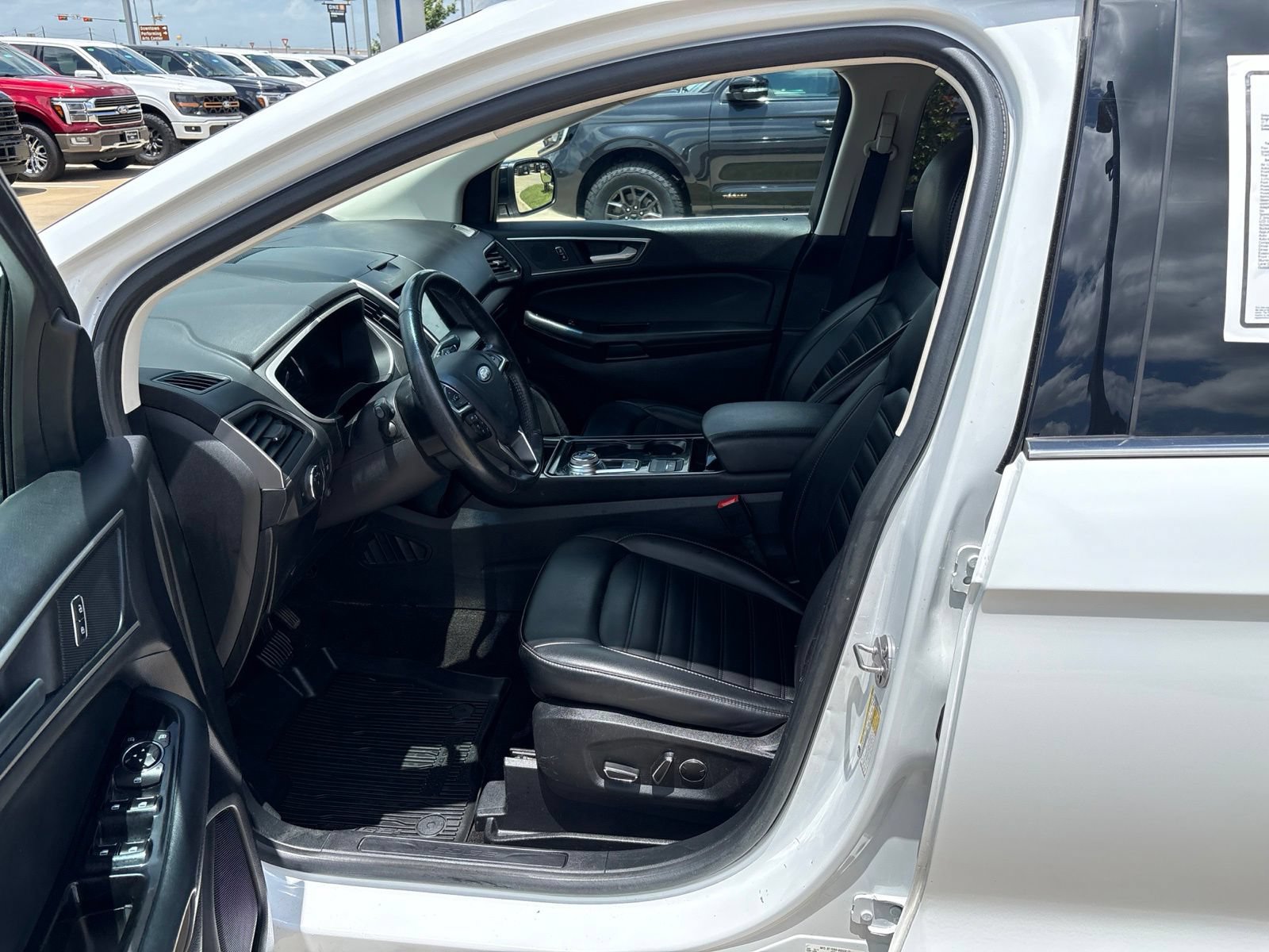 Used 2019 Ford Edge SEL w/ Equipment Group 201A FWD image 16