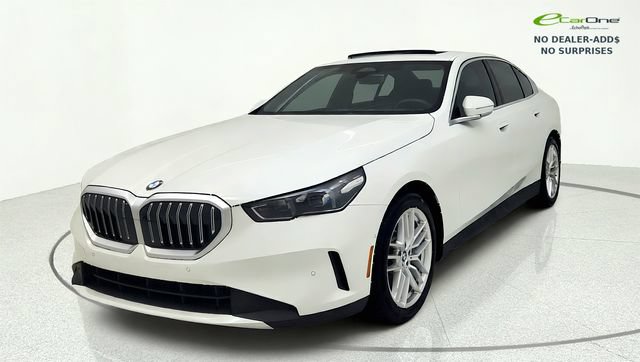 Used 2024 BMW 530i w/ Premium Package RWD image 3