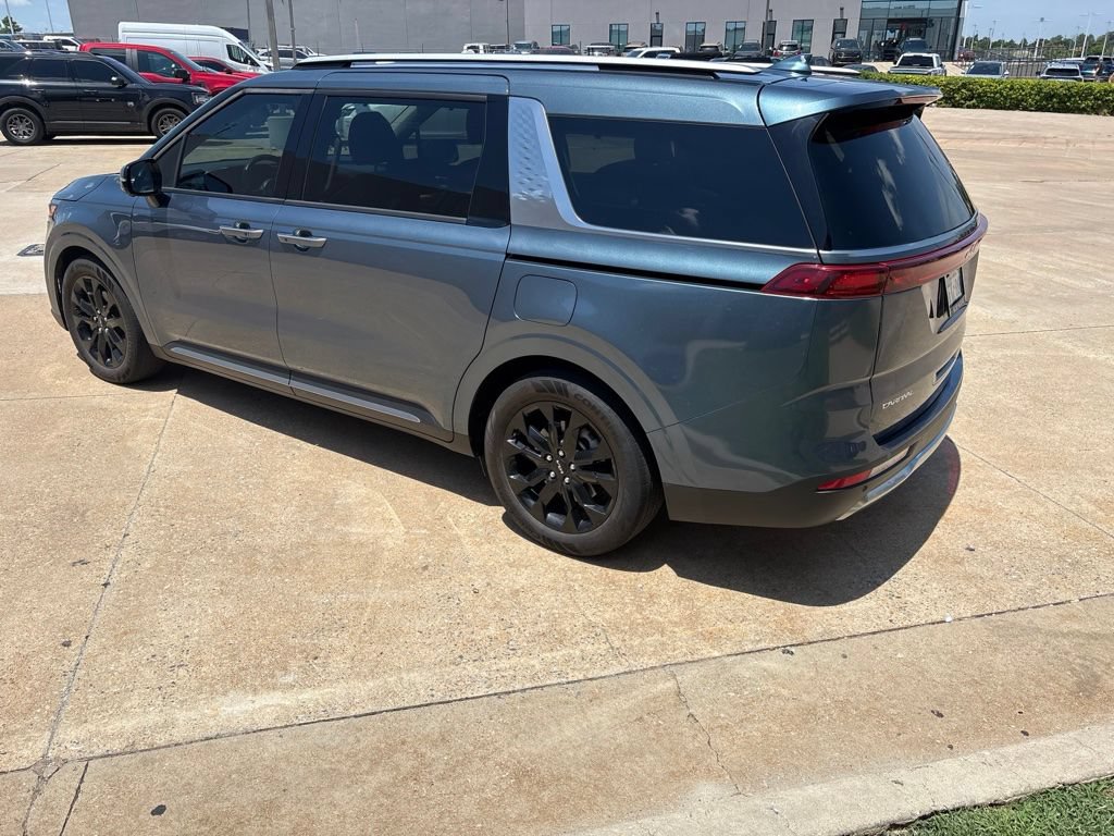 Used 2023 Kia Carnival SX FWD image 5