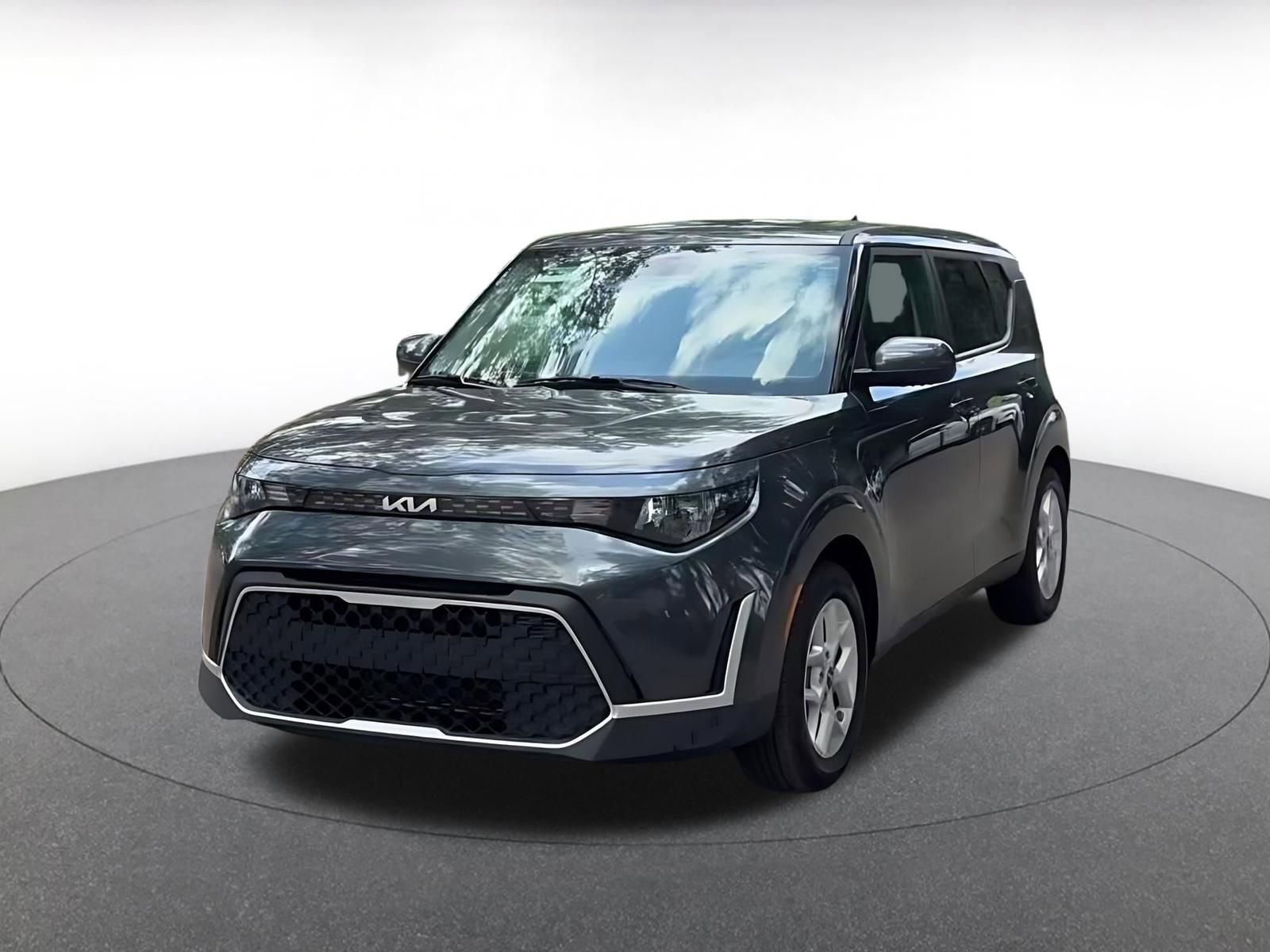 Used 2025 Kia Soul LX w/ LX Technology Package FWD image 8
