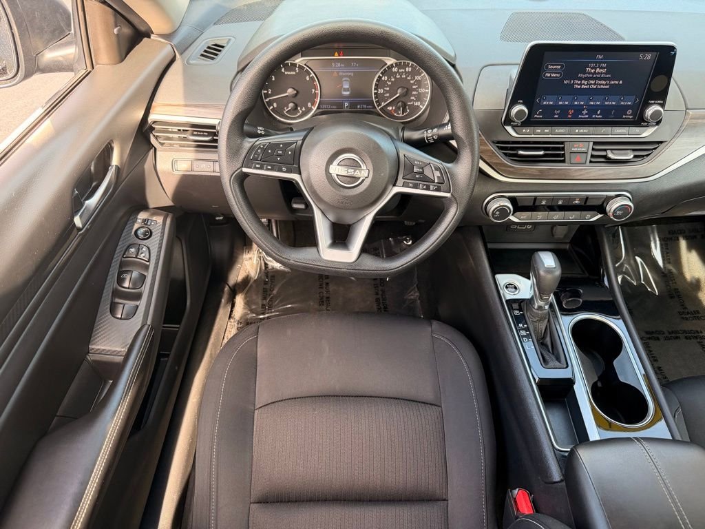 Used 2024 Nissan Altima 2.5 SV FWD image 17