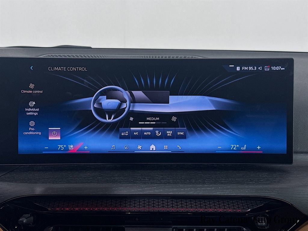 Used 2025 BMW 330i xDrive Sedan w/ Convenience Package image 16