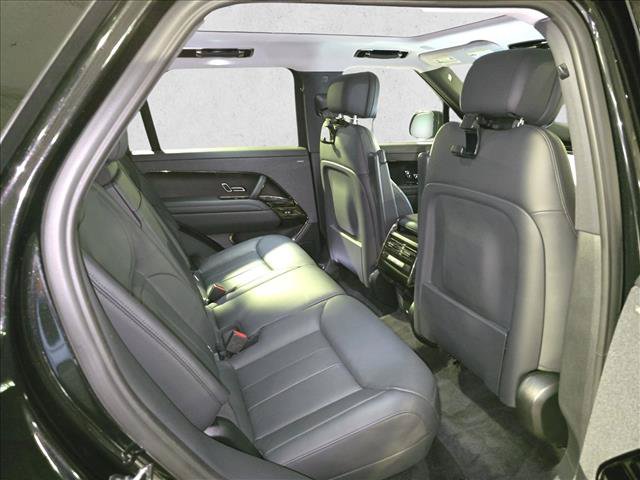 Used 2024 Land Rover Range Rover Sport SE AWD/4WD image 11