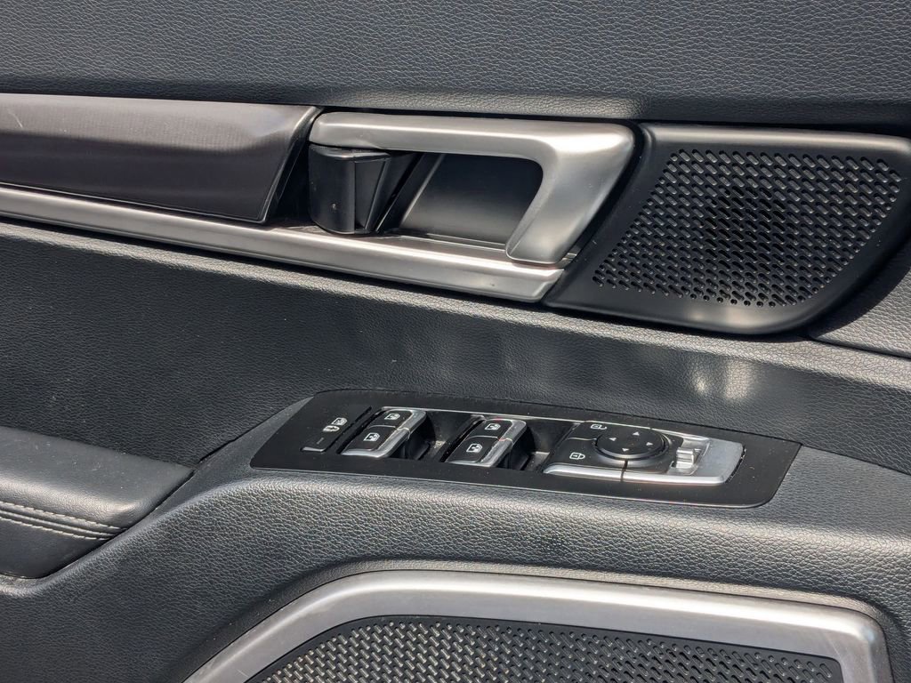 Used 2025 Kia Telluride S image 13