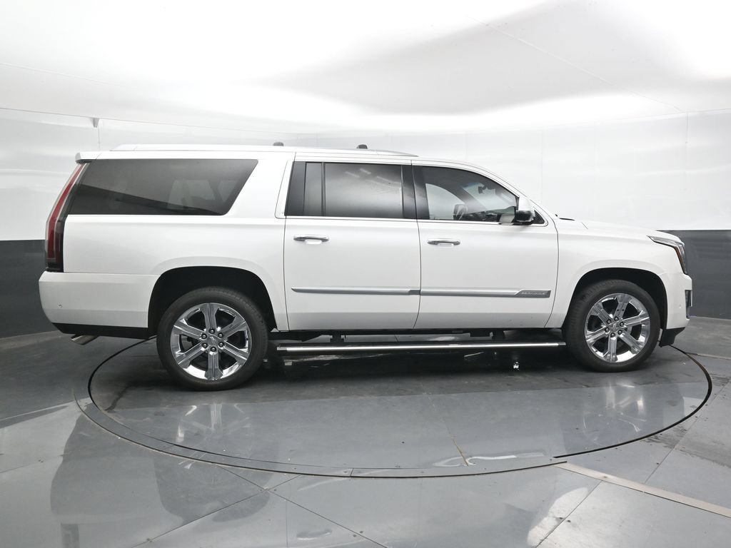 Used 2018 Cadillac Escalade ESV Premium Luxury AWD/4WD image 4