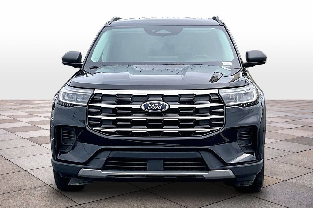 Certified 2025 Ford Explorer Active AWD/4WD image 3
