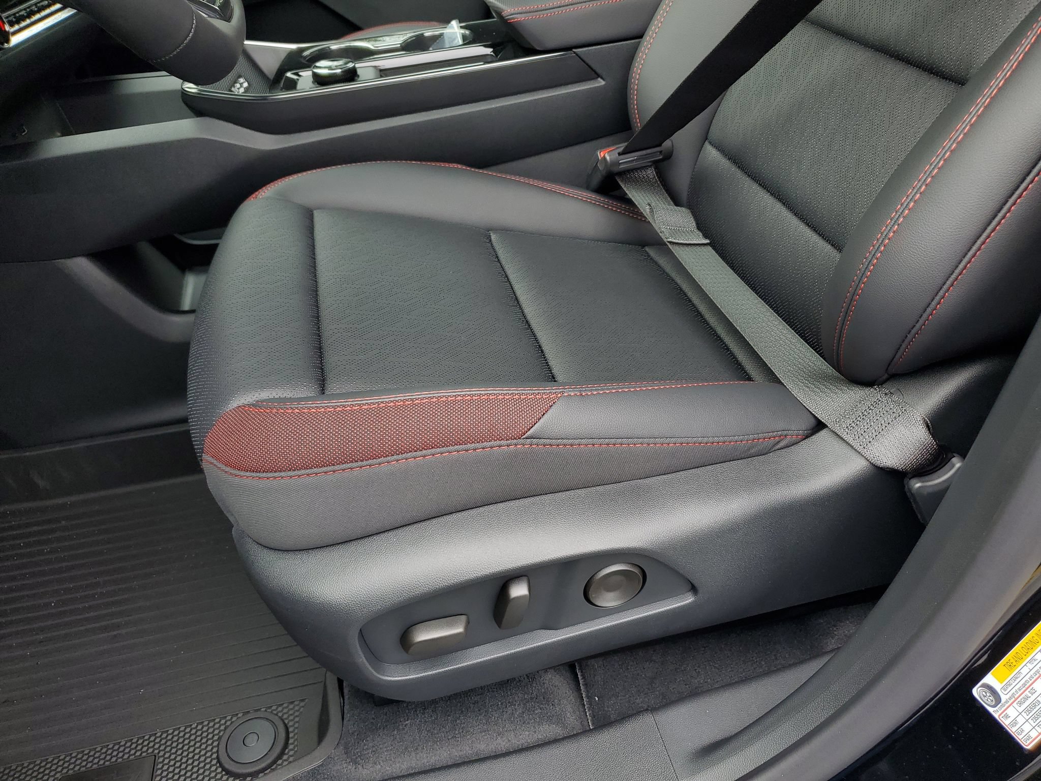 New 2027 Chevrolet Equinox RS w/ Safety and Technology Package AWD/4WD image 15