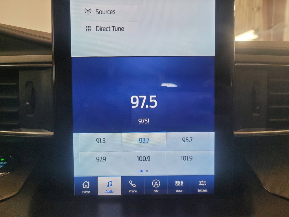 Used 2020 Ford Explorer Platinum w/ Premium Technology Package image 25