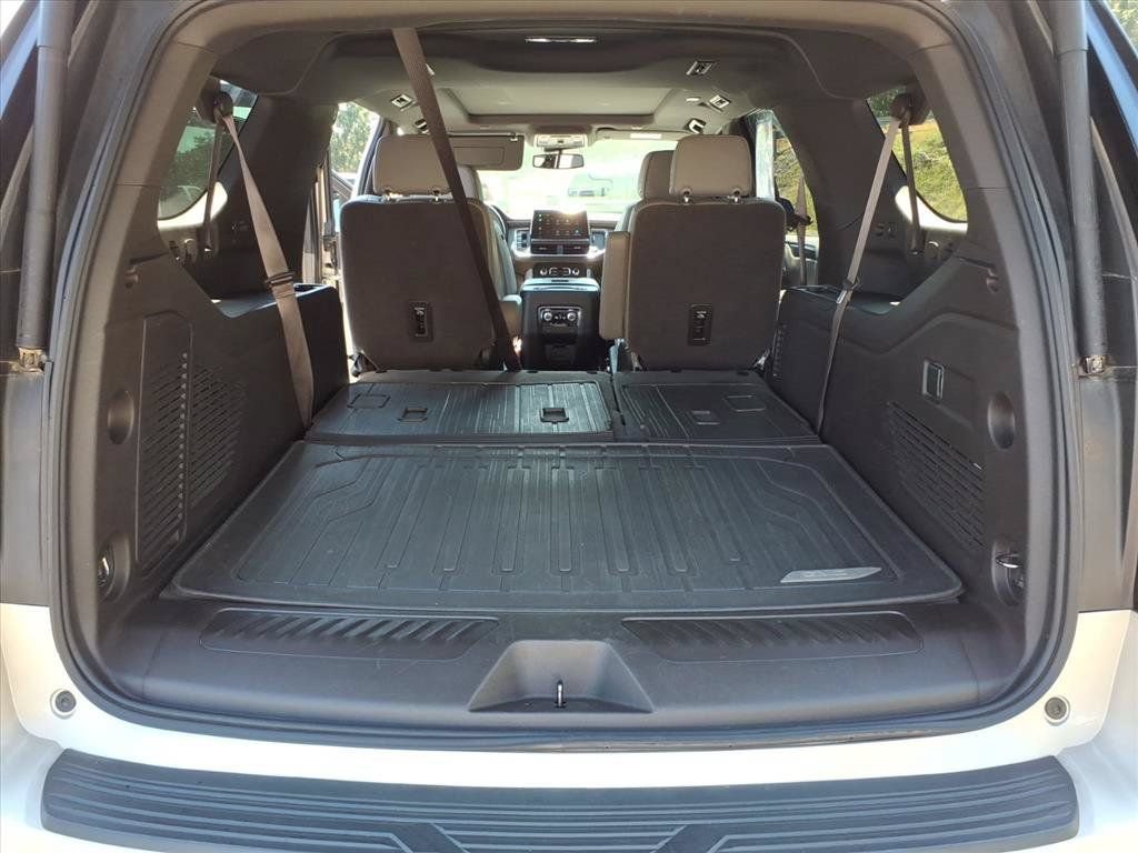Used 2023 GMC Yukon XL SLT AWD/4WD image 18