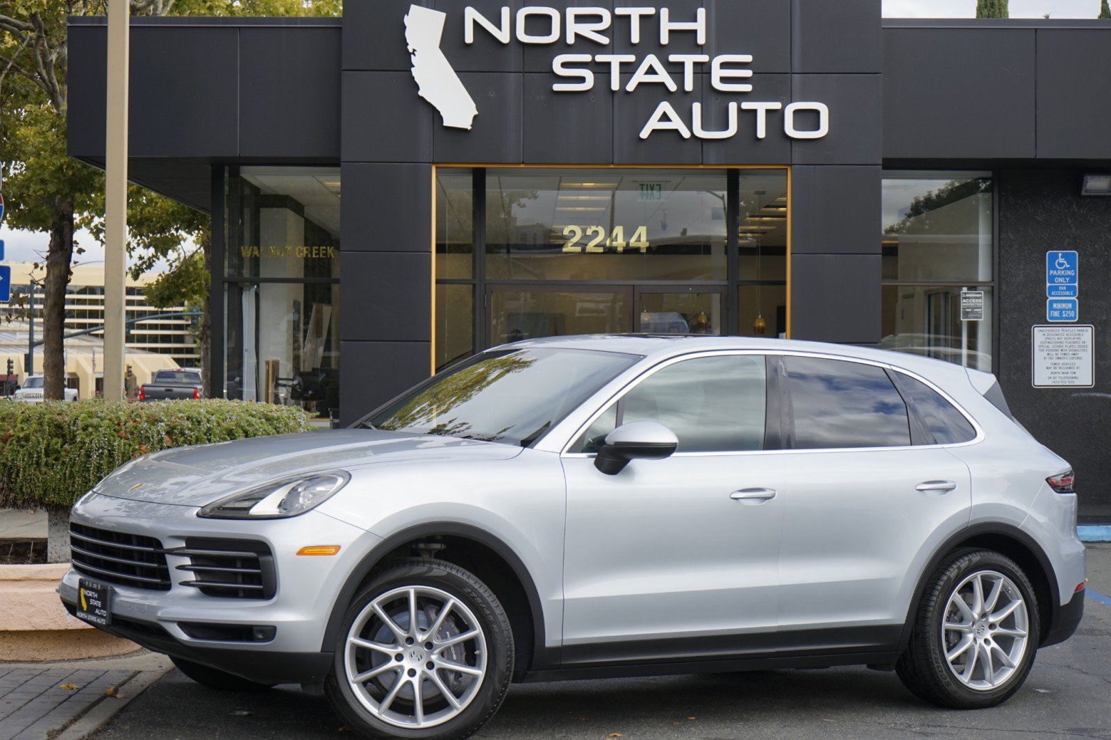 Used 2019 Porsche Cayenne image 1