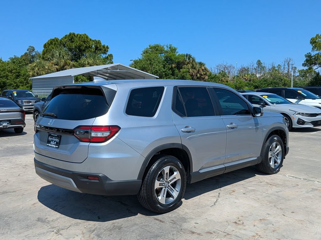 Used 2025 Honda Pilot EX-L image 8