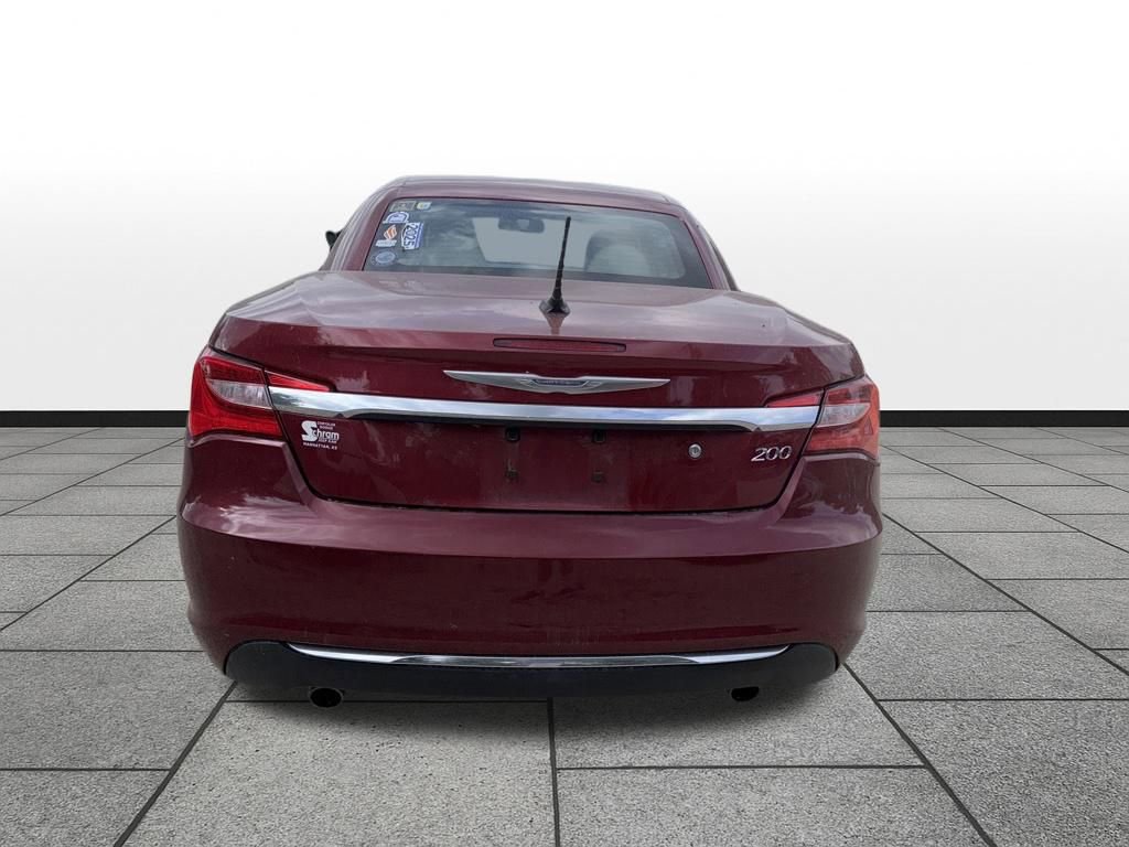 Used 2011 Chrysler 200 Limited FWD image 6