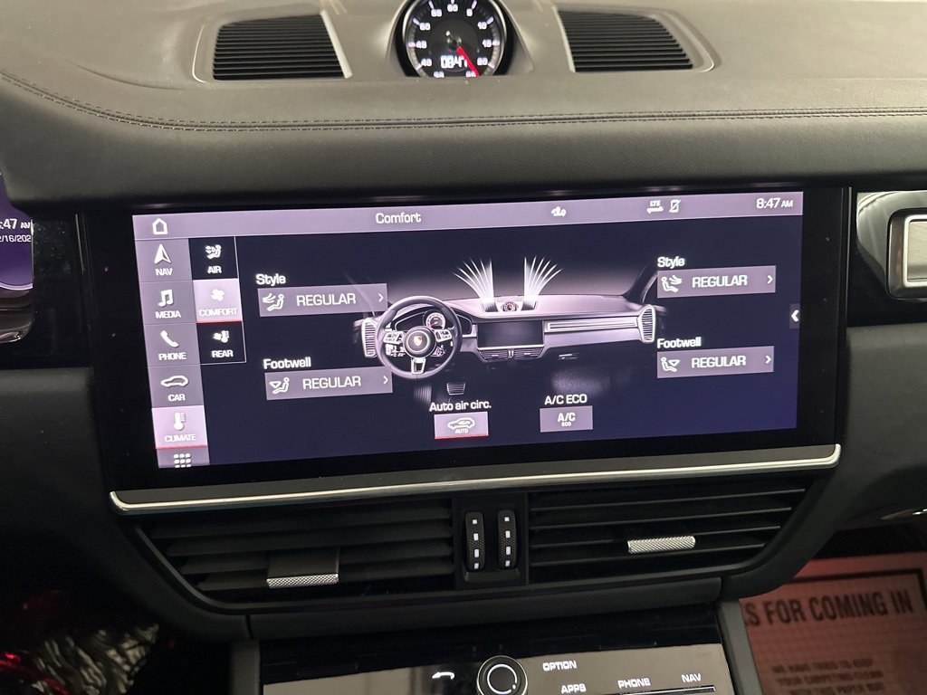 Used 2021 Porsche Cayenne Turbo image 24