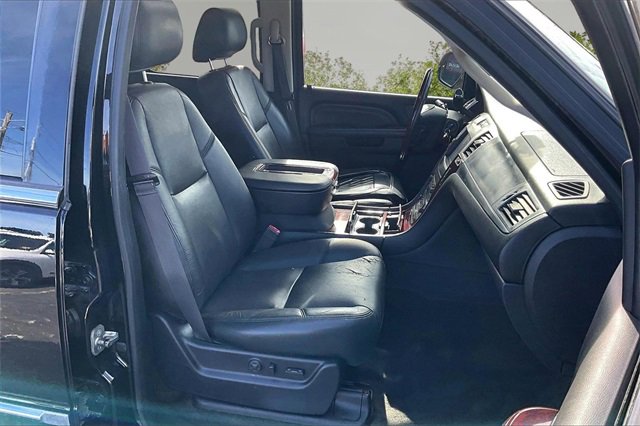 Used 2013 Cadillac Escalade EXT Premium image 7