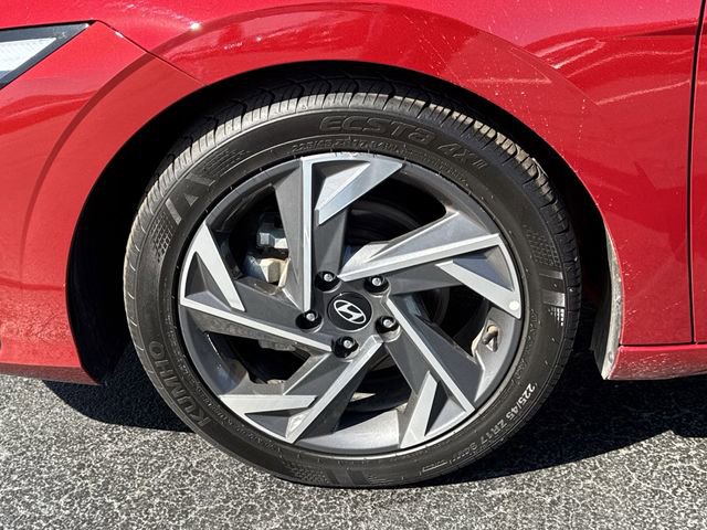 Used 2024 Hyundai Elantra Limited FWD image 17