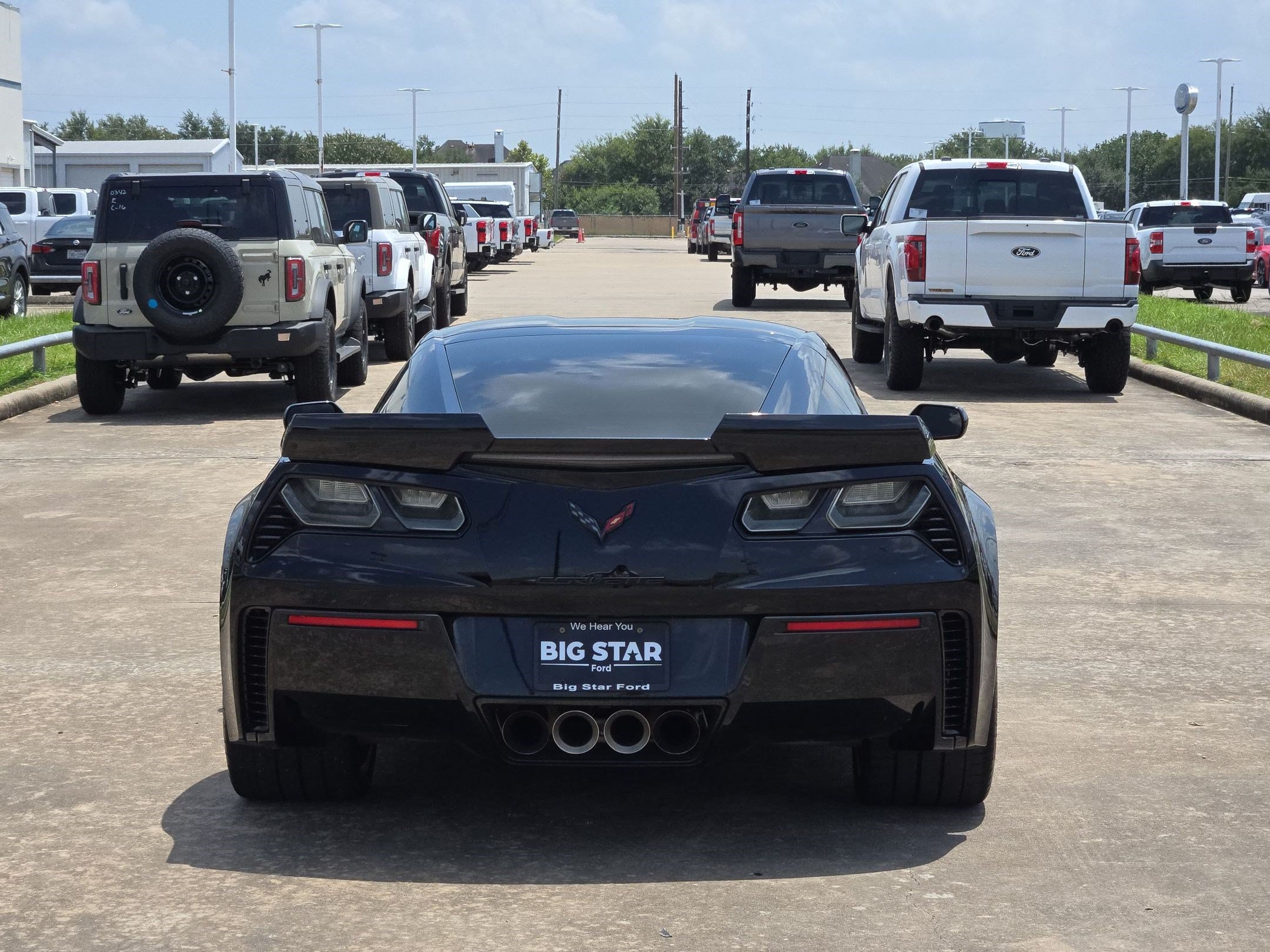 Used 2015 Chevrolet Corvette Z06 w/ 3LZ Preferred Equipment Group RWD image 5