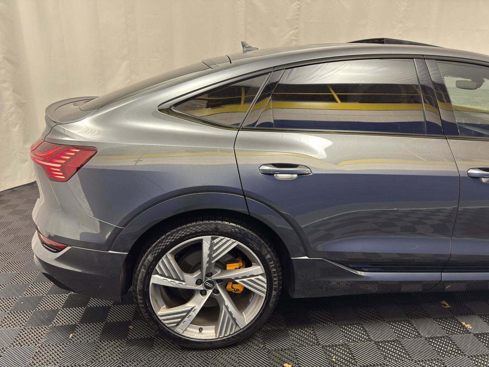 Used 2022 Audi e-tron Prestige w/ Prestige Package AWD/4WD image 14