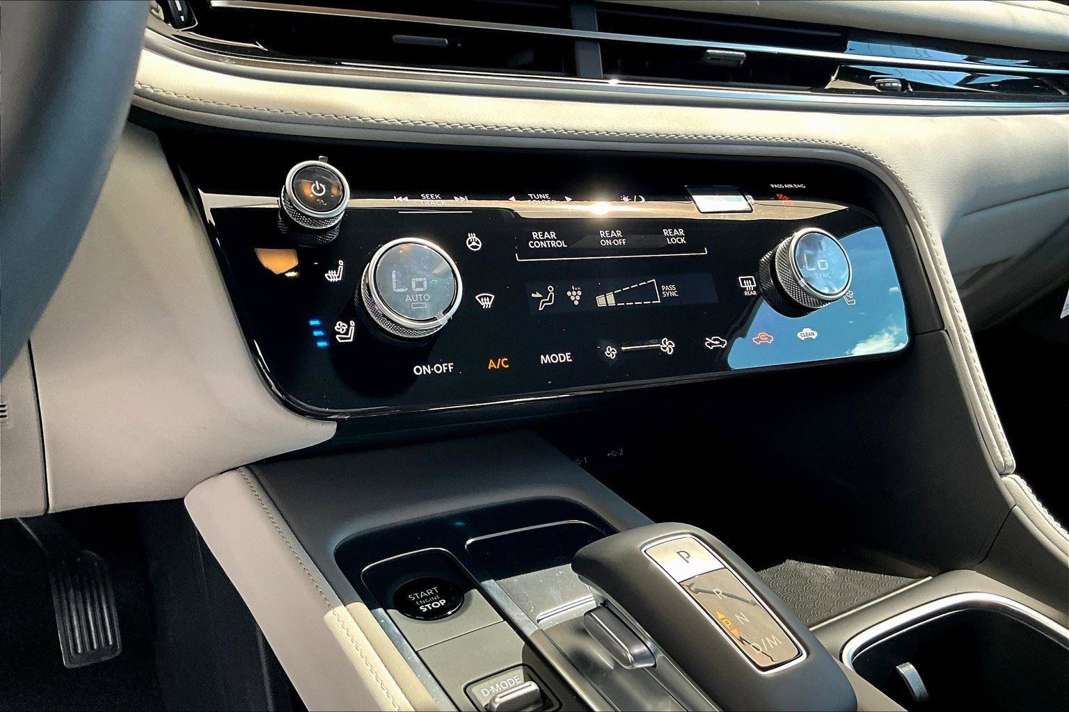 New 2026 INFINITI QX60 Autograph image 32