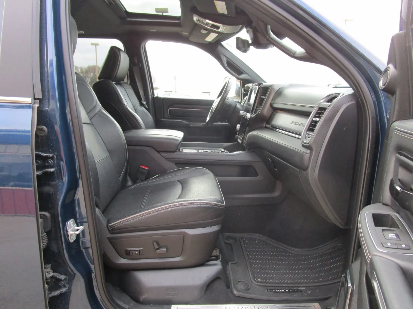 Used 2022 RAM 2500 Limited AWD/4WD image 20