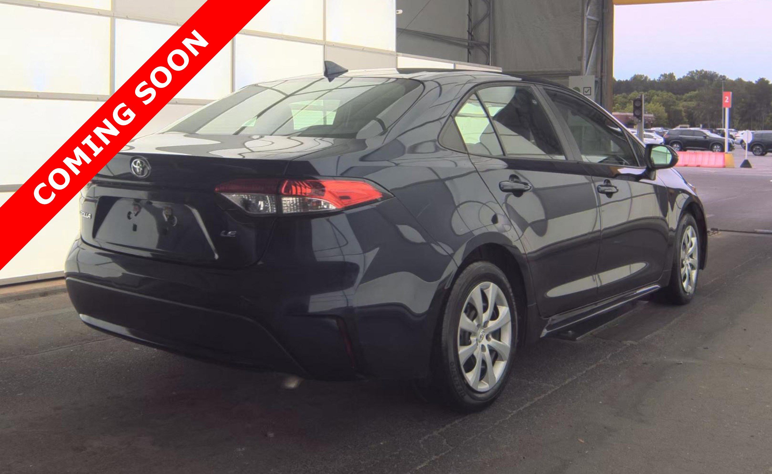 Used 2022 Toyota Corolla LE FWD image 4