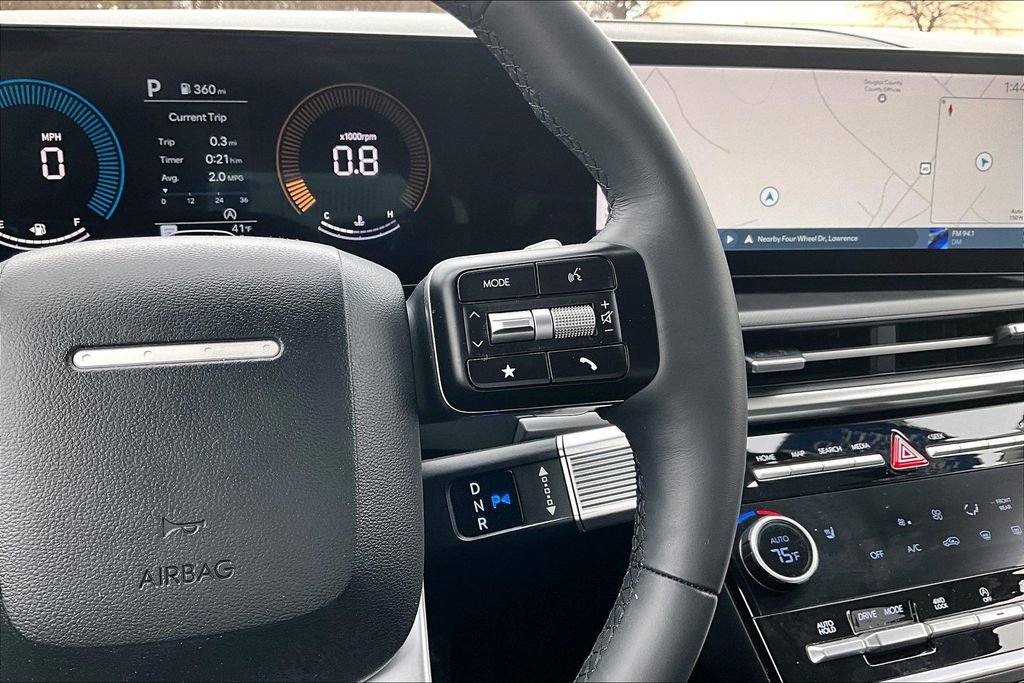 Used 2025 Hyundai Santa Fe XRT AWD/4WD image 18