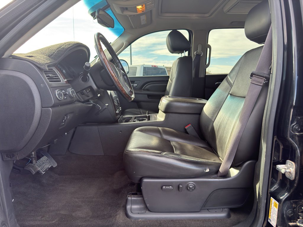 Used 2013 GMC Sierra 2500 Denali w/ Suspension Package, Off-Road image 9