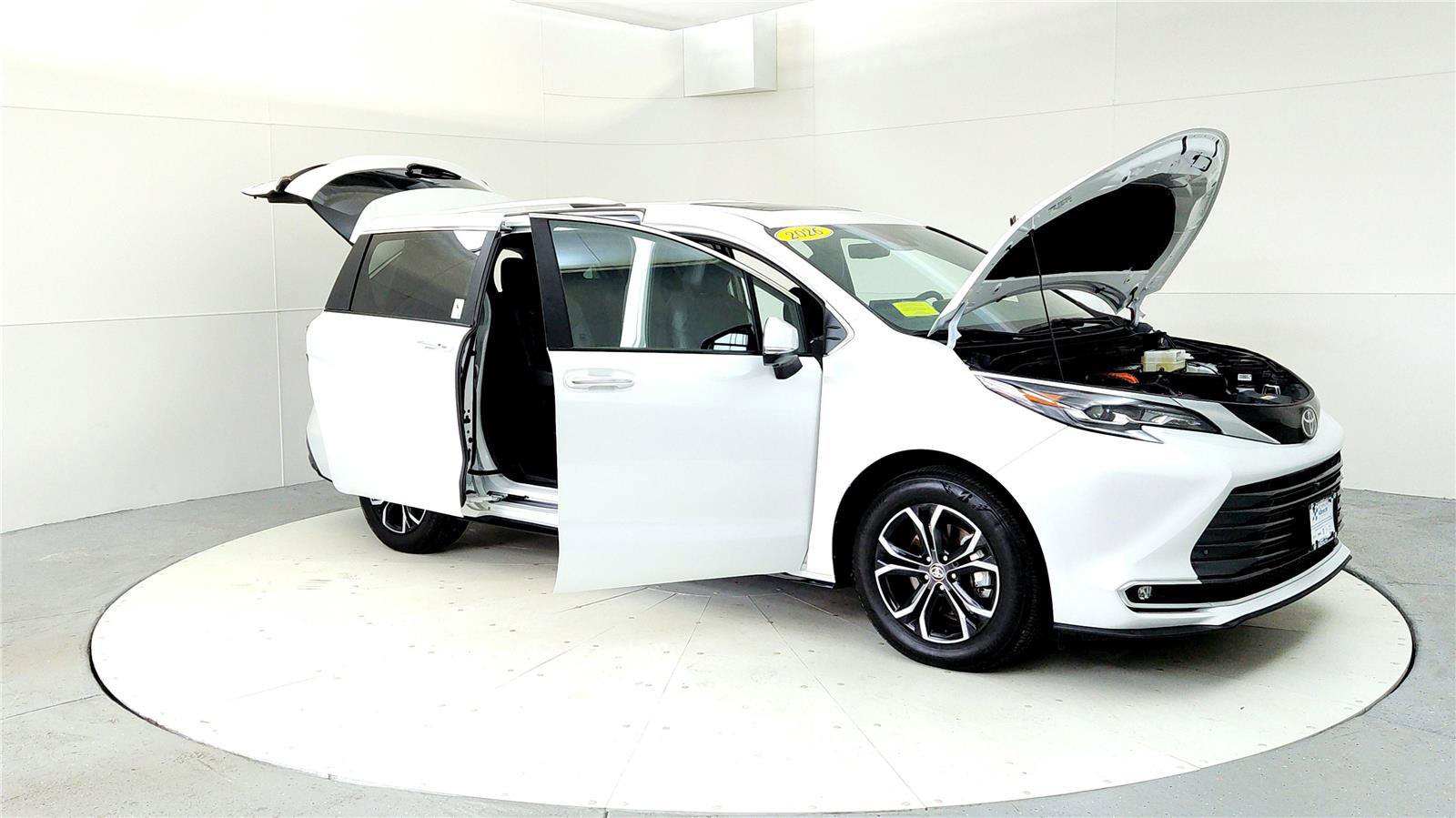Used 2026 Toyota Sienna Platinum image 12