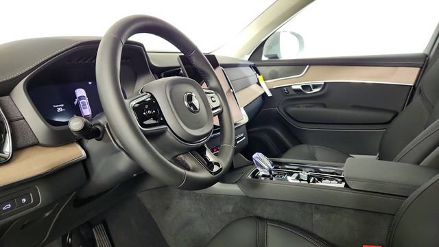 New 2026 Volvo XC90 T8 Plus w/ Protection Package AWD/4WD image 12