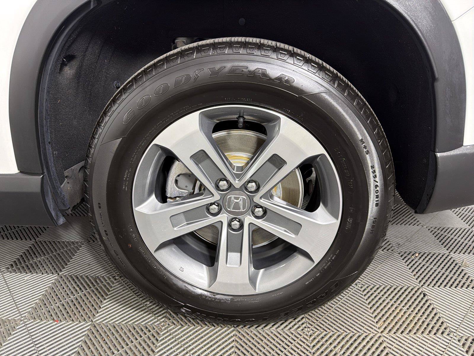 Used 2025 Honda Pilot EX-L image 18