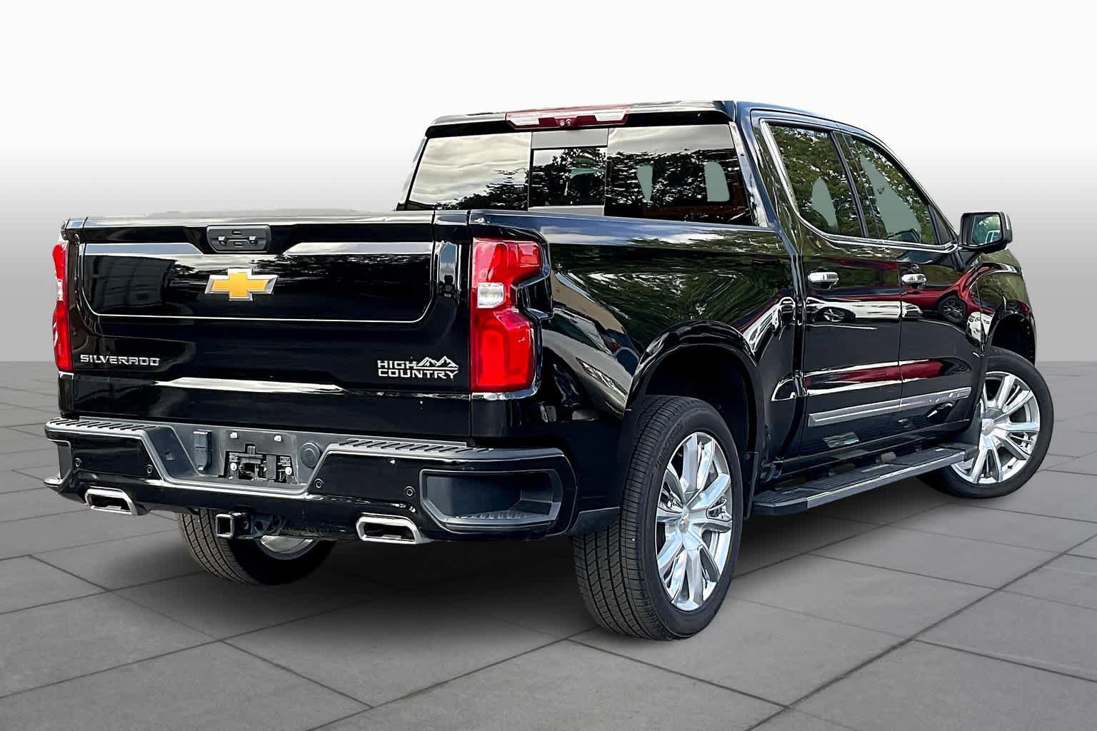 Used 2023 Chevrolet Silverado 1500 High Country w/ High Country Premium Package AWD/4WD image 24