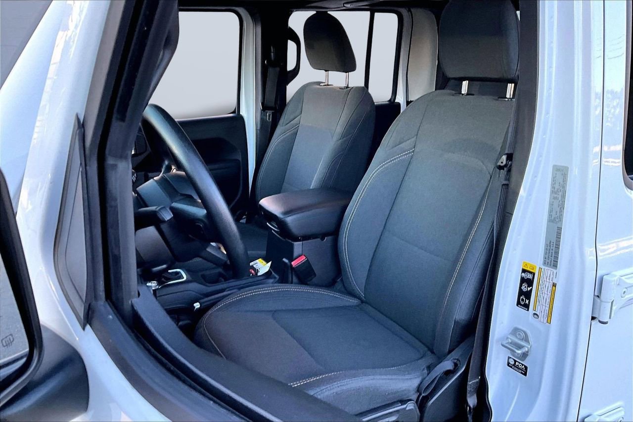 Certified 2025 Jeep Gladiator Sport image 20