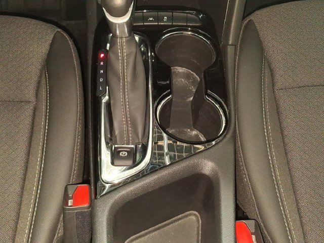 Used 2023 Buick Encore GX Preferred w/ Sport Touring Package FWD image 6