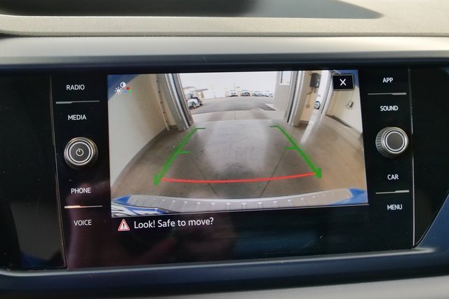 Used 2022 Volkswagen Taos SE w/ Panoramic Sunroof Package image 20