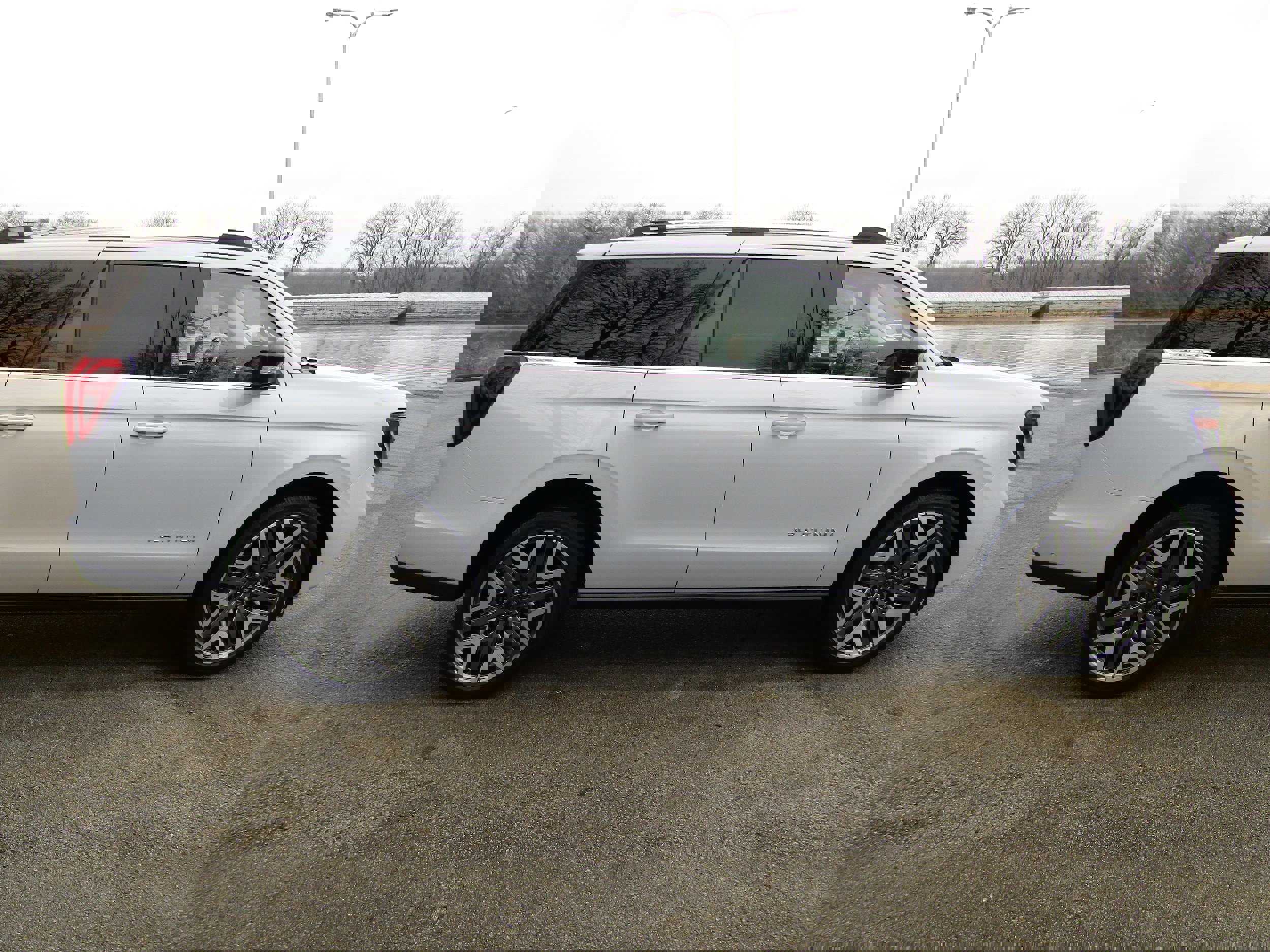 Used 2025 Ford Expedition Platinum w/ Platinum Ultimate Package image 5