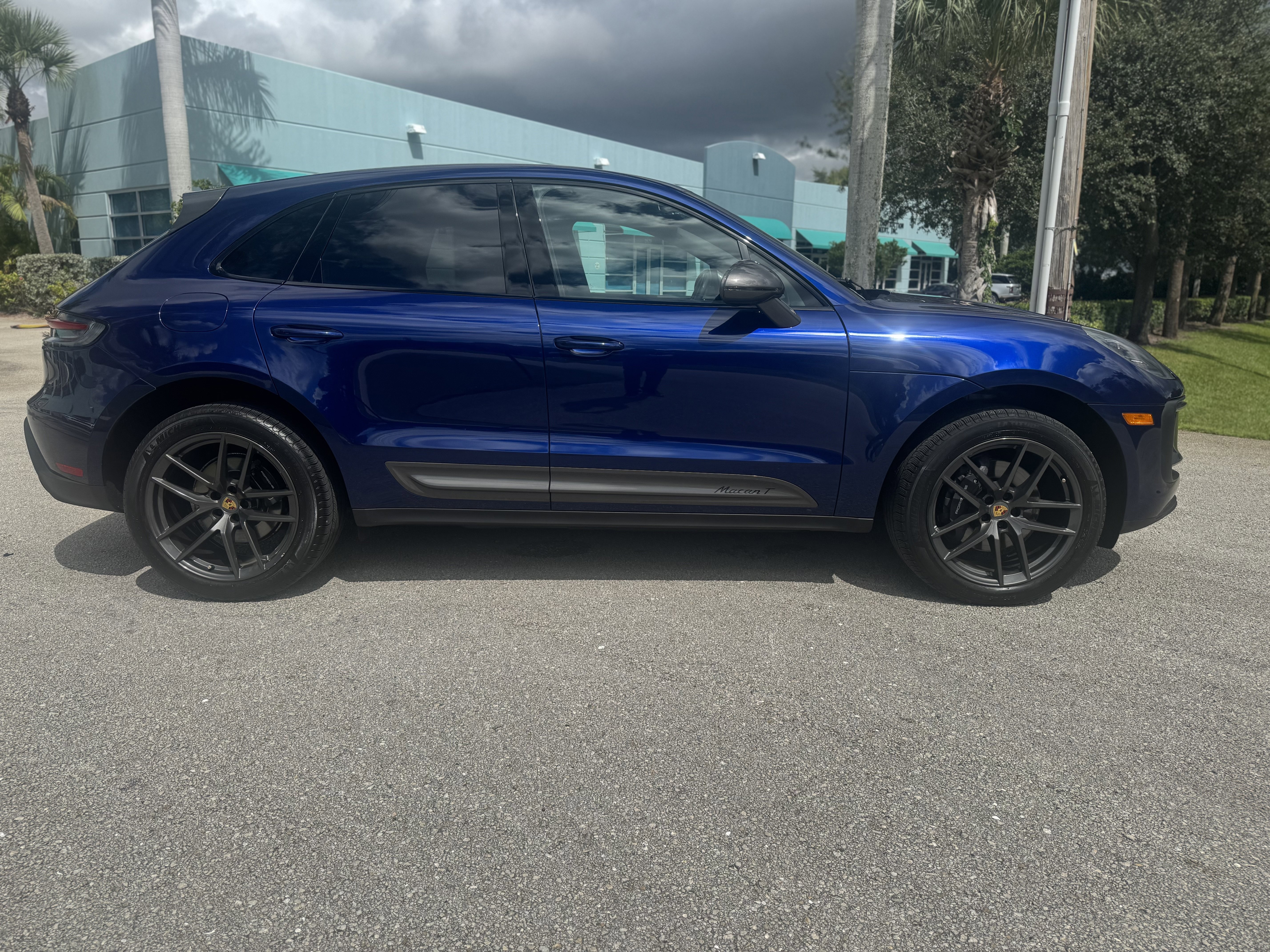 Used 2023 Porsche Macan Turbo image 5