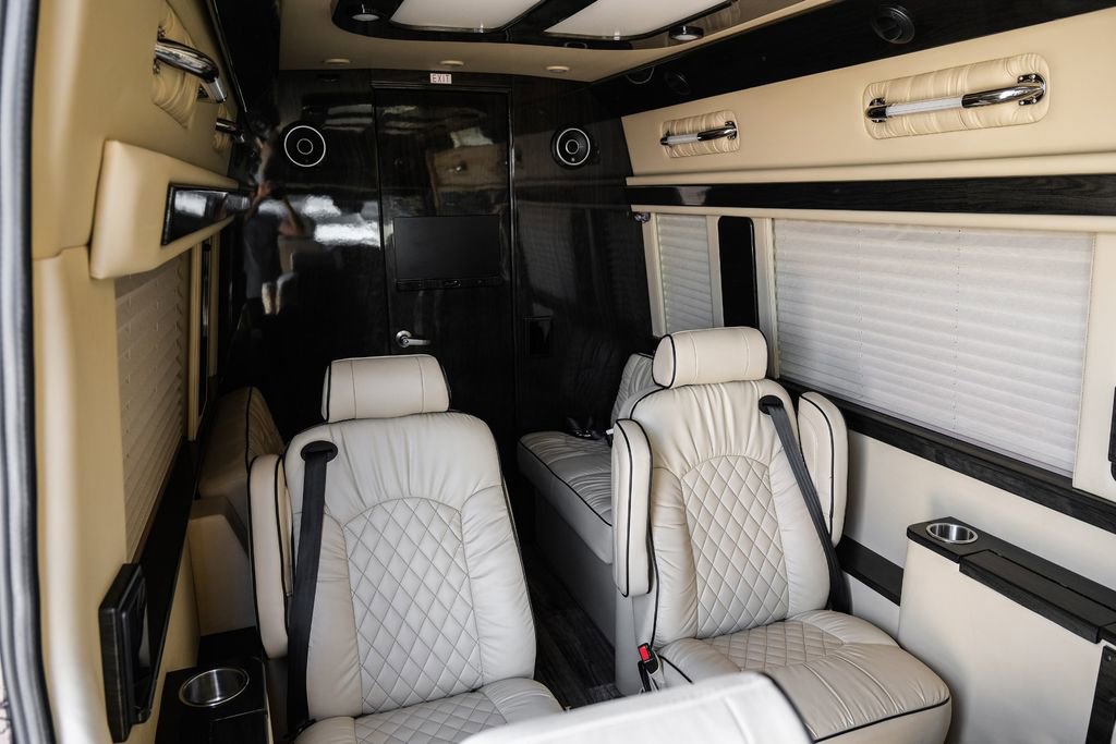 Used 2020 Mercedes-Benz Sprinter 3500 w/ Windows All Around Package image 38