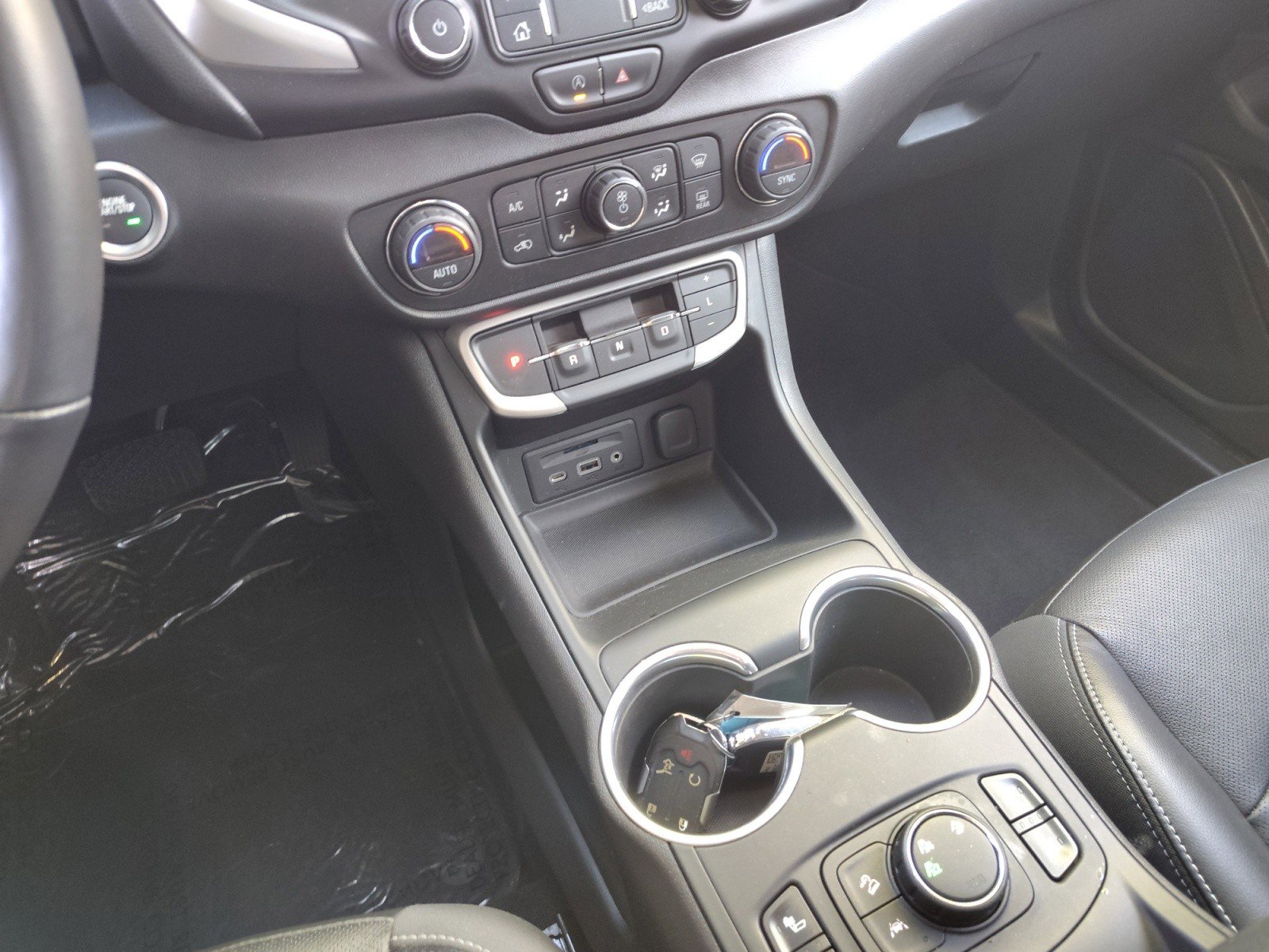 Used 2022 GMC Terrain SLT image 14