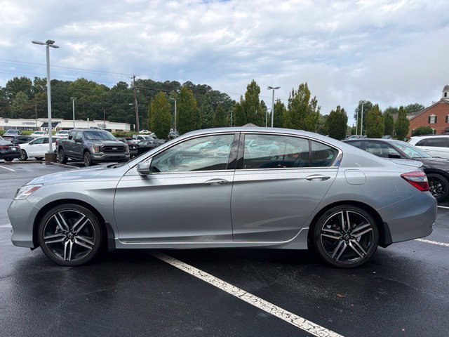 Used 2017 Honda Accord Touring image 13