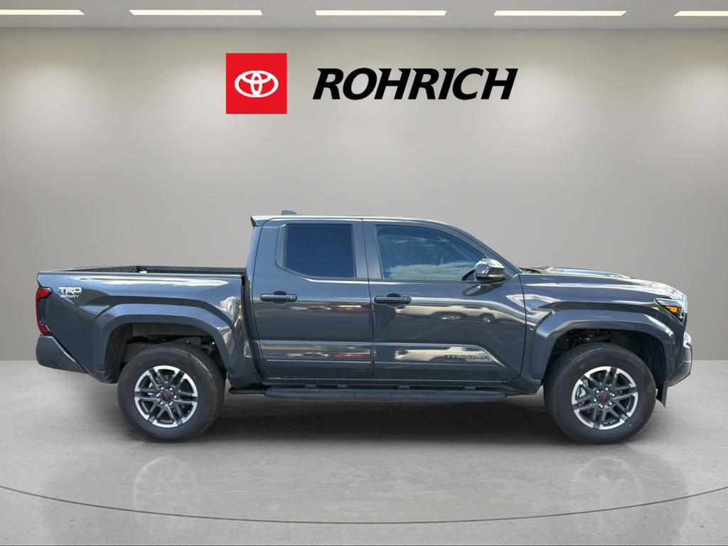 Used 2024 Toyota Tacoma TRD Sport AWD/4WD image 5
